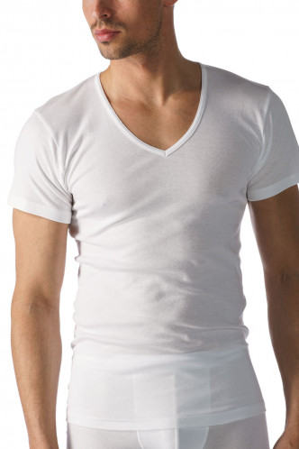 Abbildung zu Shirt, V-Ausschnitt (49007) der Marke Mey Herrenwäsche aus der Serie Serie Casual Cotton