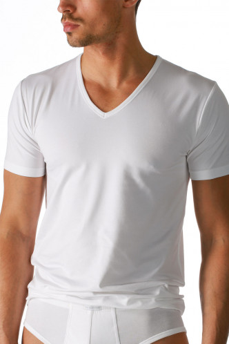 Abbildung zu Shirt, V-Ausschnitt (46007) der Marke Mey Herrenwäsche aus der Serie Serie Dry Cotton