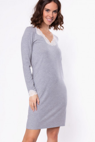 Abbildung zu Wohlfühlnachthemd langarm (ENA1306) der Marke Antigel aus der Serie Simply Perfect Loungewear