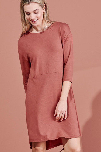 Abbildung zu Lykke Uni Dress 3/4 Sleeve (401591-348) der Marke ESSENZA aus der Serie Loungewear 2021-2