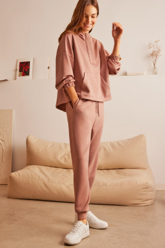 Abbildung zu Pants (70613) der Marke Ysabel Mora aus der Serie Loungewear